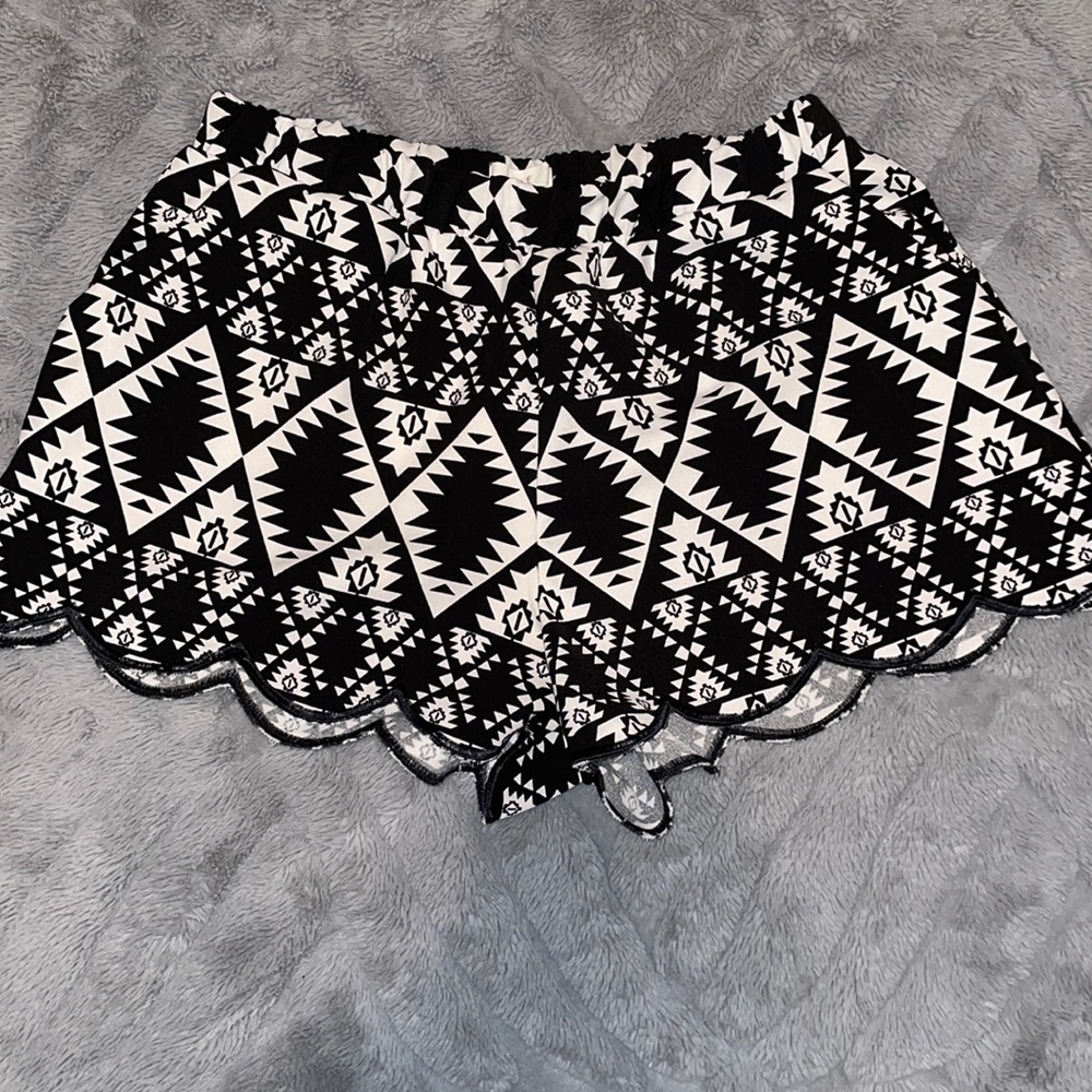 Black and white print shorts. Size M